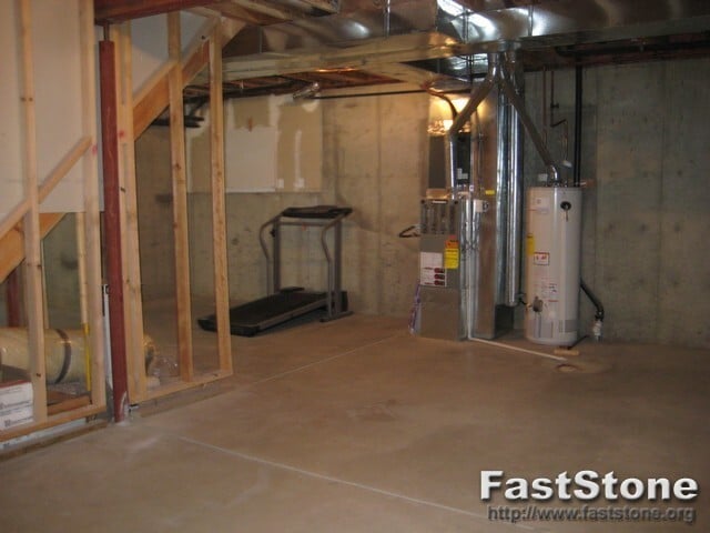 Building Photo - 2 bedroom Ranch townhome backing to Thornc...