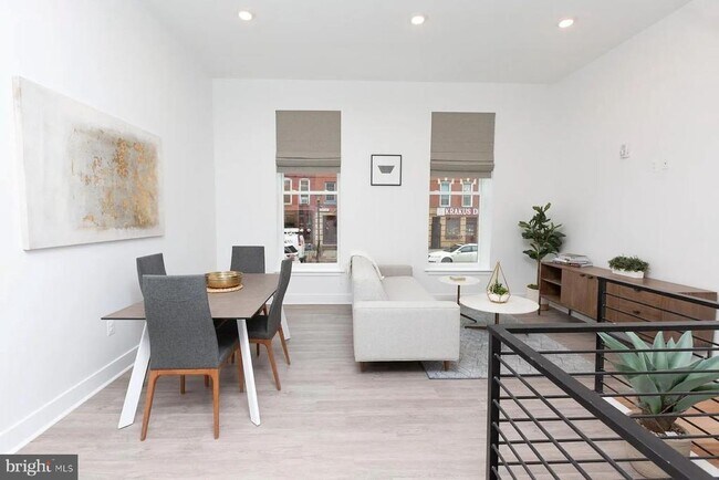 Building Photo - 1742 Fleet St