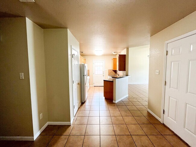 Building Photo - 1111 Nicholas Cir