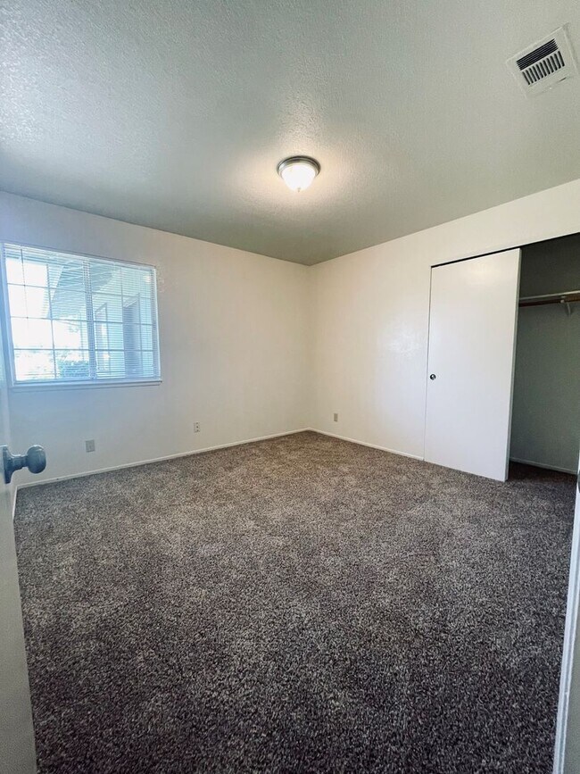 Building Photo - Remodeled Home in Starview Subdivision