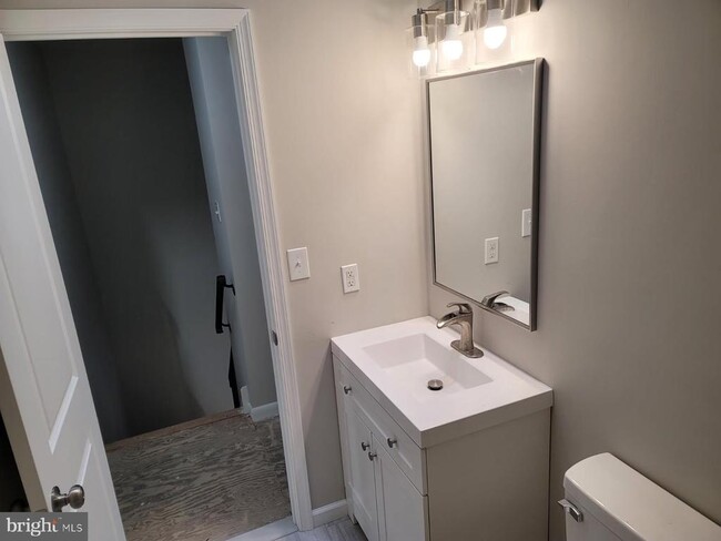 Building Photo - 22 Mimosa Ct