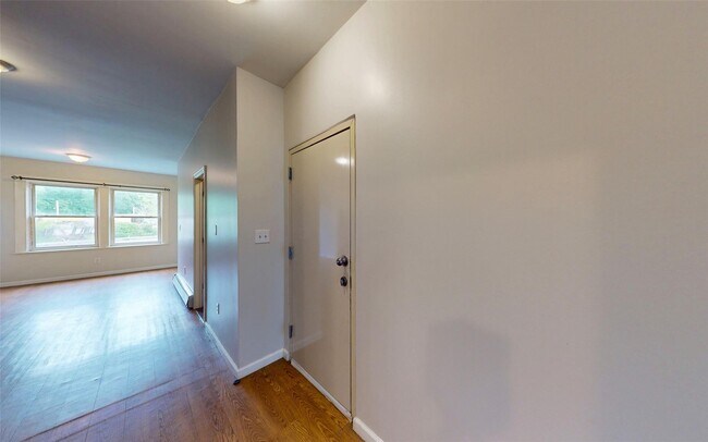Building Photo - 475 Ashford Ave