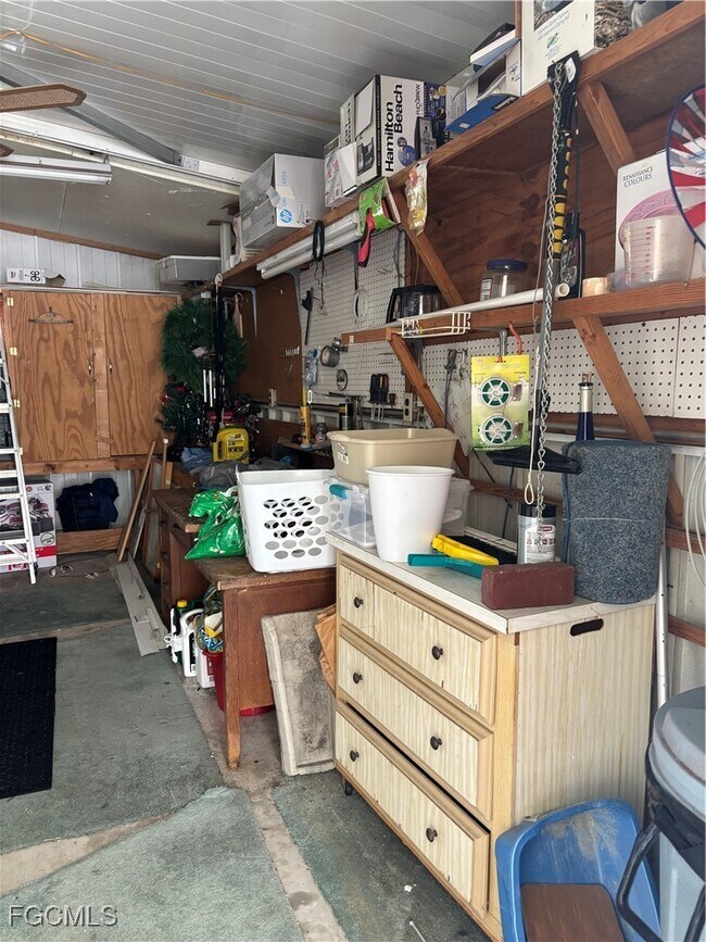 Building Photo - 207 Harvest Ln