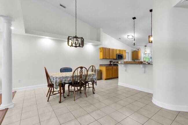 Building Photo - 117 Craftsman Dr