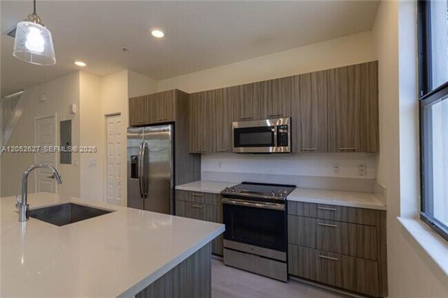 Building Photo - 10407 NW 82nd St