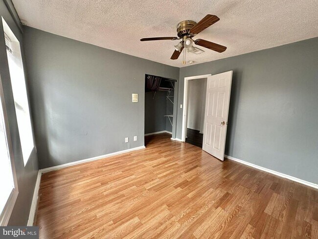 Building Photo - 2015 S Lincoln St