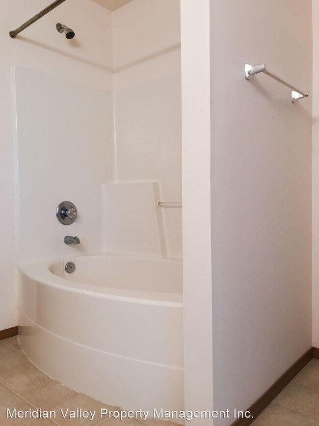 Building Photo - 4 br, 2.5 bath House - 7017 179th St Ct E