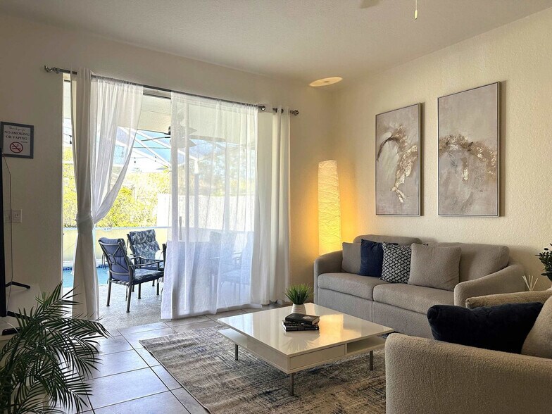 Building Photo - 930 Oxford Dr