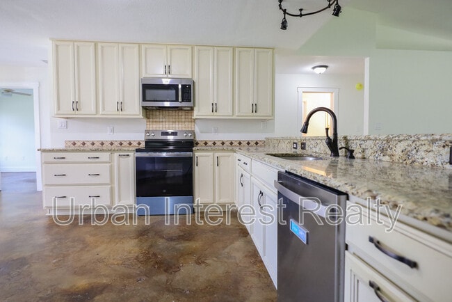 Building Photo - 4658 Sunsail Cir