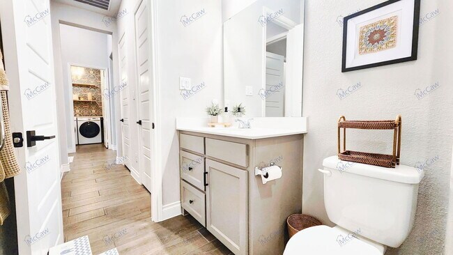 Building Photo - 817 Knoxbridge Rd