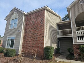 Building Photo - Newly Renovated 2 Bedroom, 2 Bath Condo in Gated Community.