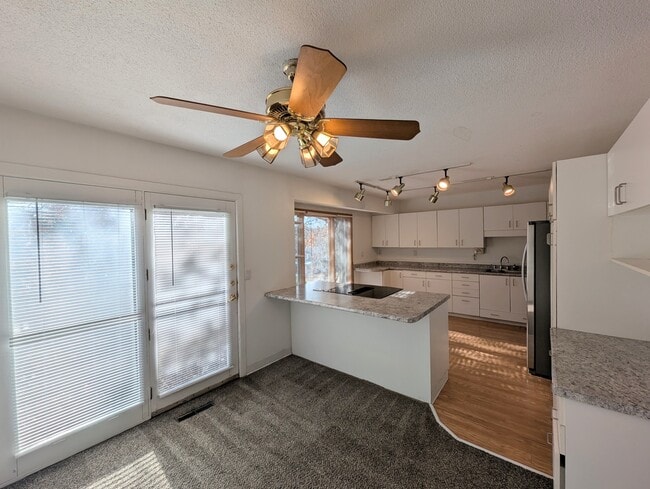 Building Photo - 2722 Park Ave