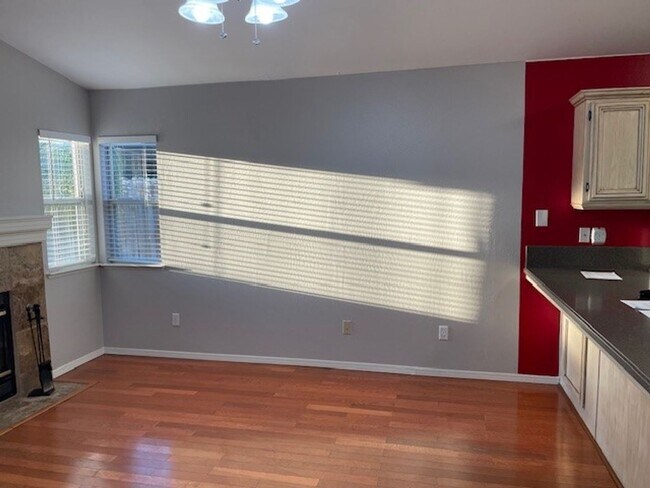 Building Photo - 3025 Starside Dr