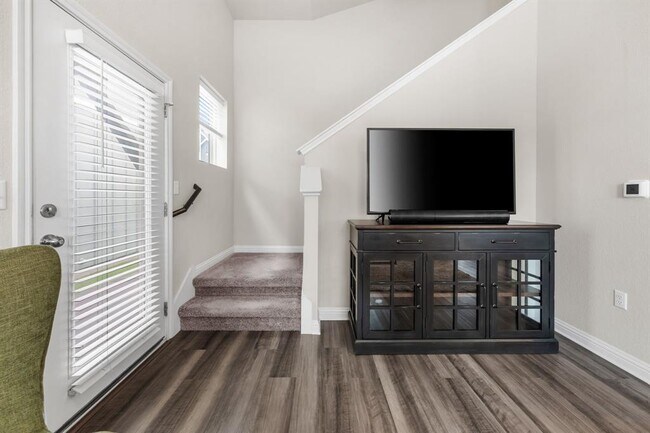 Building Photo - 8109 Mandela Bend