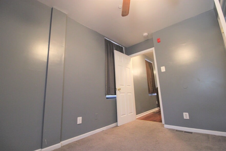 Building Photo - 1826 N Bouvier St