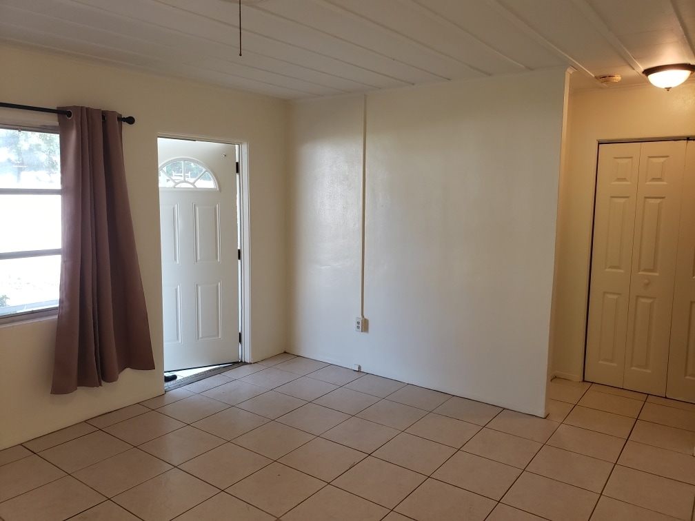 Building Photo - 2428 S Lake Letta Dr