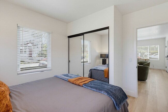 Building Photo - 426-426 Arbor Dr