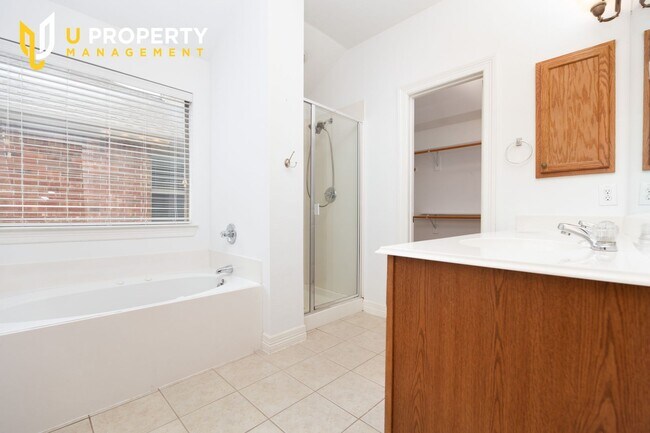 Building Photo - Well-maintained, 3 beds/ 2 baths a-story H...
