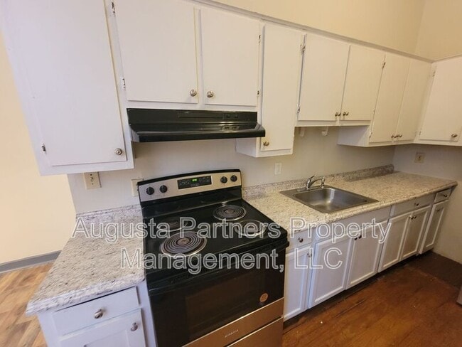 Building Photo - 508 3rd St