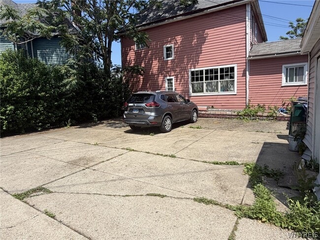 Building Photo - 212 Richmond Ave