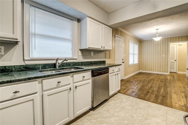 Building Photo - 2987 Belvedere Ln