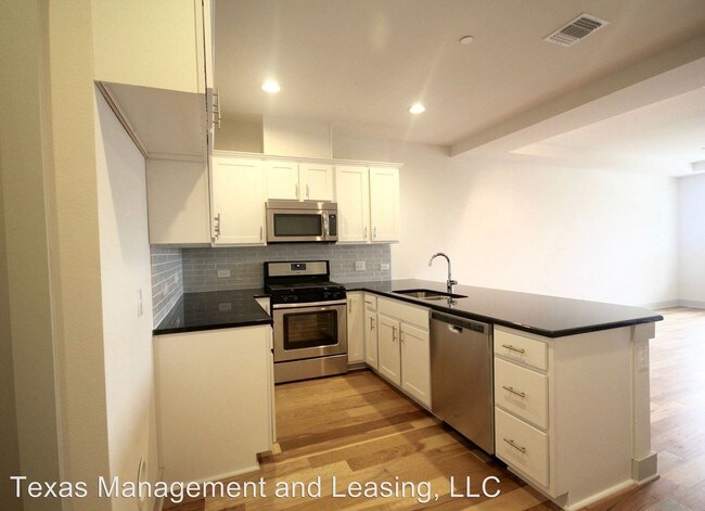 Building Photo - 2101 Town Centre Dr