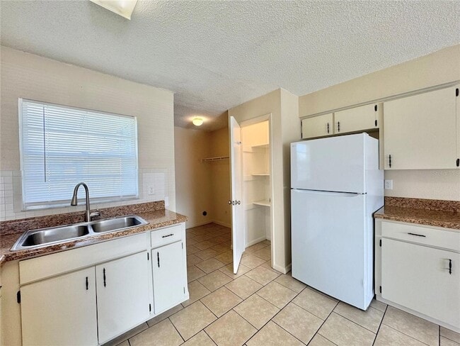 Building Photo - 2540 Elm Ave