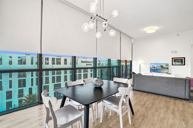 Building Photo - 1220 17th St