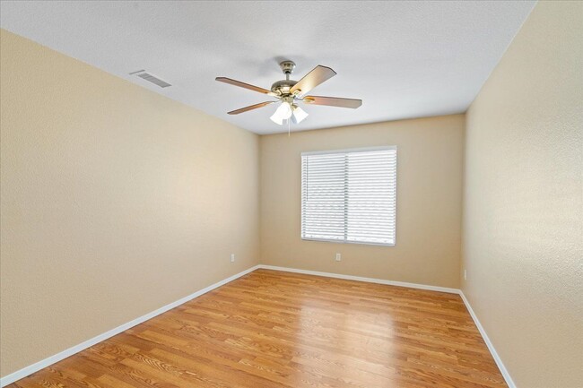 Building Photo - 6349 W Desert Hollow Dr