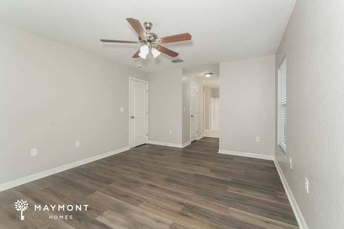 Building Photo - 6811 Krenson Oaks Cir