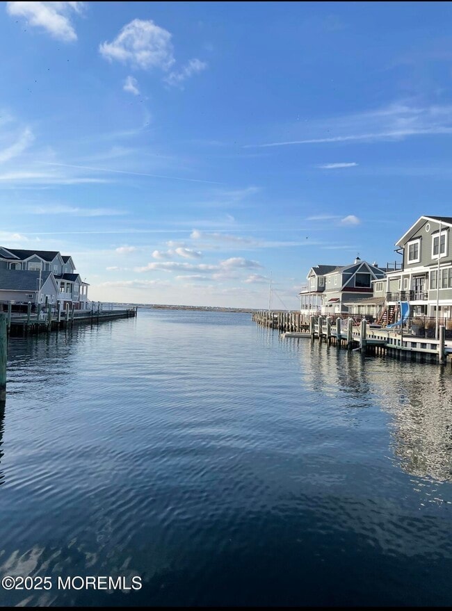 Building Photo - 241 Westmont Ave