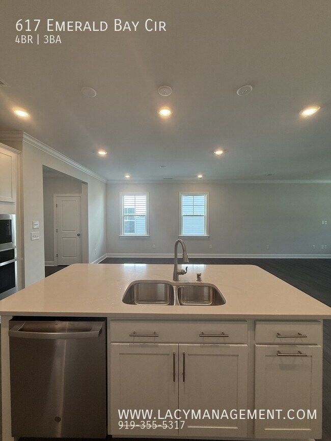 Building Photo - 617 Emerald Bay Cir