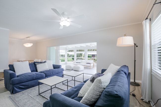 Building Photo - 5912 Driftwood Ave