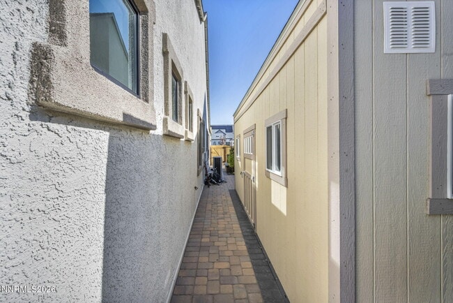 Building Photo - 2958 Saddle Peak Dr