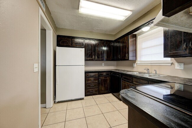 Building Photo - 4703 NW 63rd St