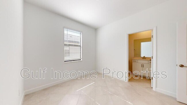 Building Photo - 15122 Misty Water Xing