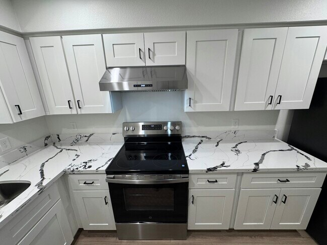 Building Photo - 2118 N Glenn Ave