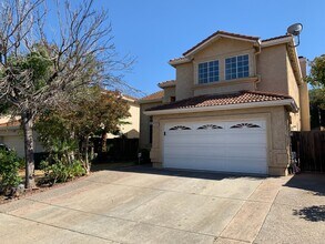 Building Photo - Beautiful Pittsburg Home