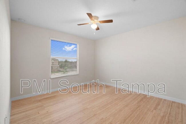Building Photo - 13740 Newport Shores Dr
