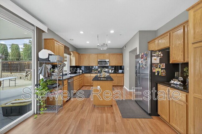 Building Photo - 729 Copperfield Ct