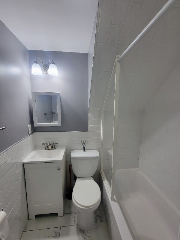 Building Photo - 333 Kirkland Pl