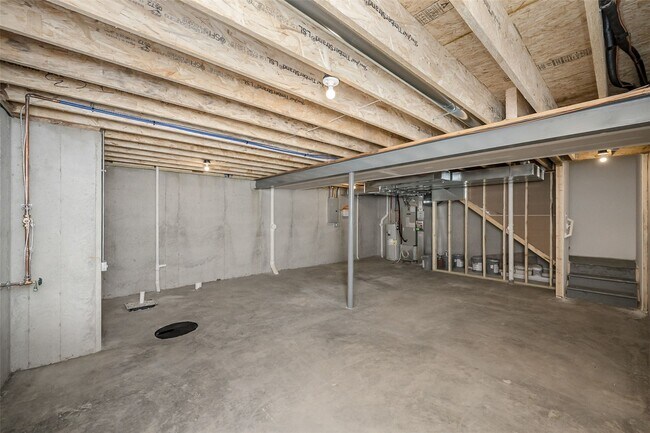 Building Photo - 30 Pheasant Ln