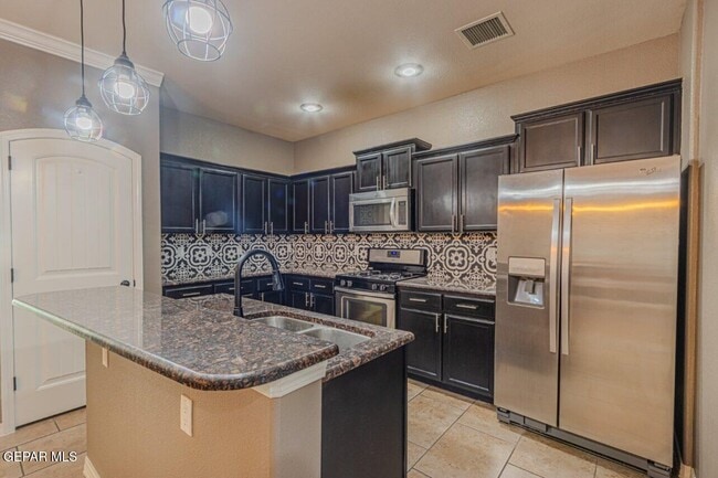 Building Photo - 2058 Bluff Creek St