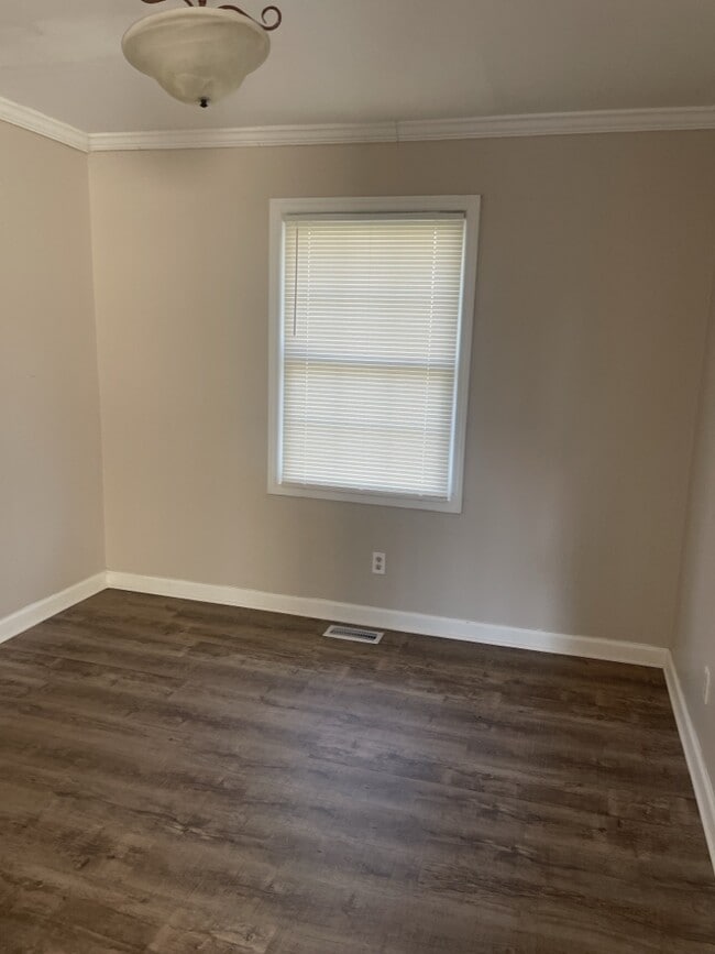 Building Photo - 6105 Trent Dr NW