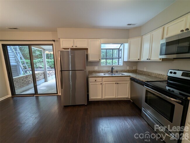 Building Photo - 9111 Sharonbrook Dr