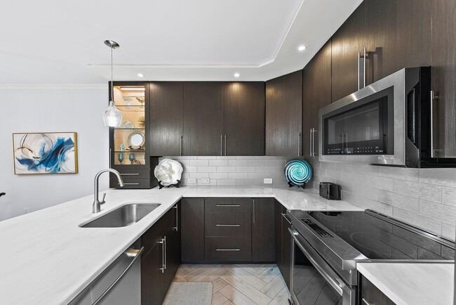 Building Photo - 2320 23rd Ct