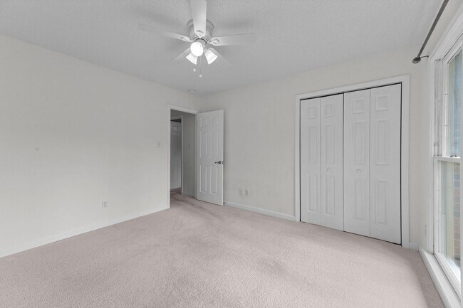 Building Photo - 3x2 Gem Nestled on Cul-DeSac in Premier Gated Marina Community!!