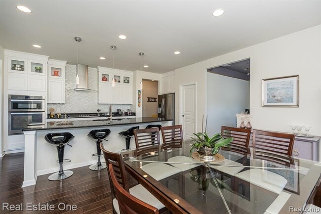 Building Photo - 124 Oakland Crest Dr