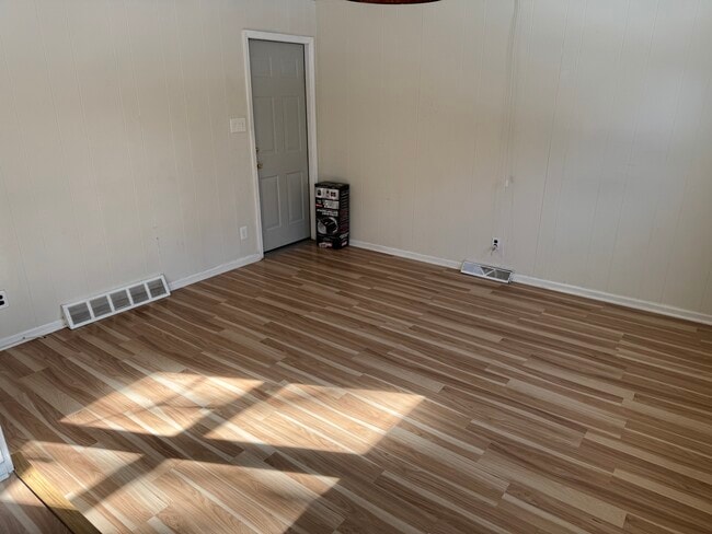 Building Photo - 49 Harvard Rd