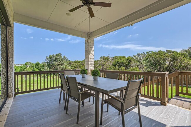 Building Photo - 704 Palamos Dr